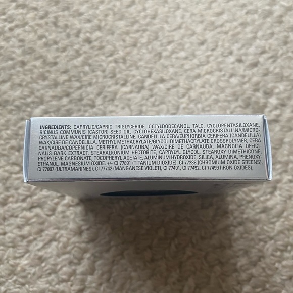 Portfolio Professional Corrector Dark - Lise Watier - Picture 12 of 16